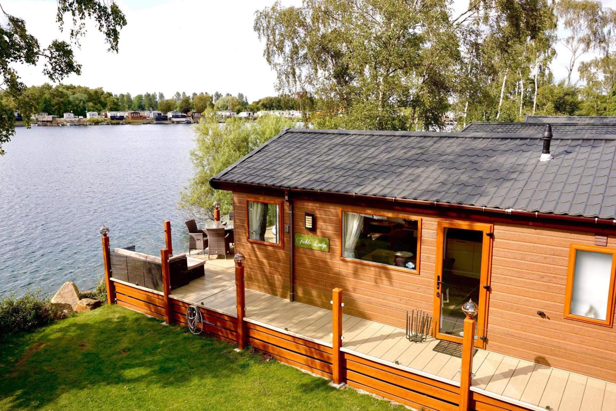 Fable Lodge Tattershall Lakes - Luxury Lakeside Lodge With Hot Tub Exterior foto