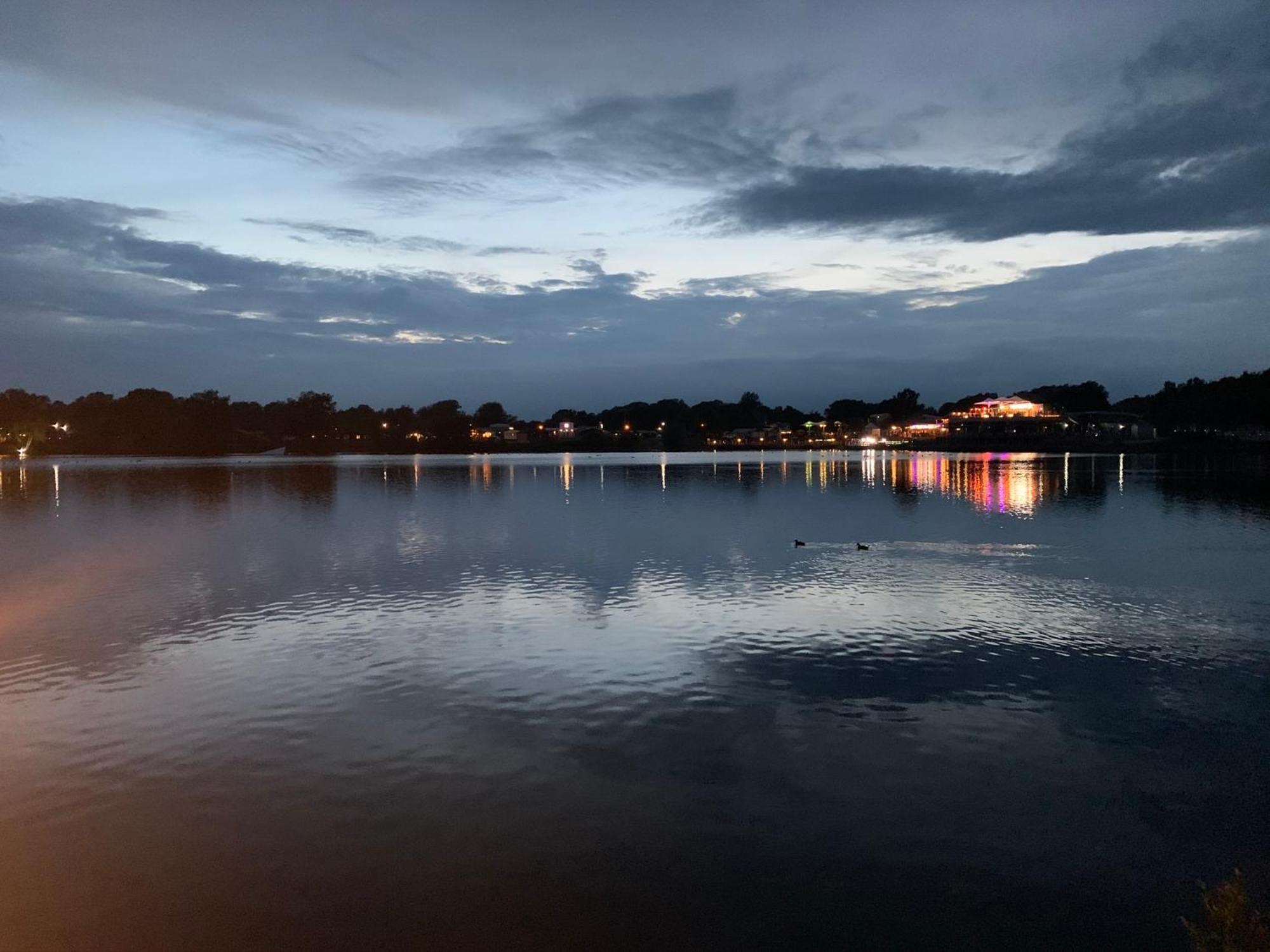 Fable Lodge Tattershall Lakes - Luxury Lakeside Lodge With Hot Tub Exterior foto