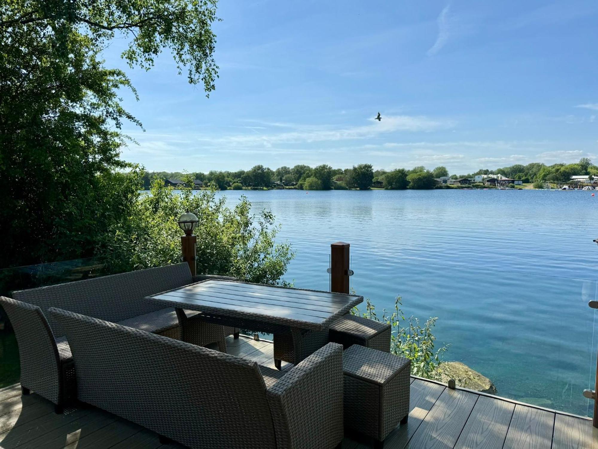 Fable Lodge Tattershall Lakes - Luxury Lakeside Lodge With Hot Tub Exterior foto